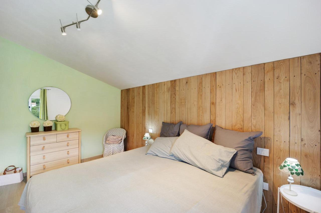 Mansarda Albero Verde Con Piscina Casanova Lerrone エクステリア 写真